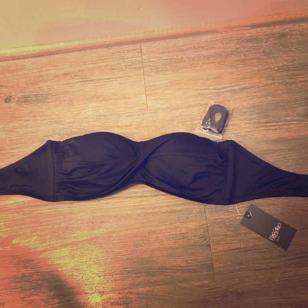 New Massimo Bathing Suit Top. Size Small.